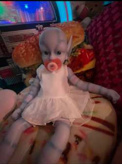 Vinted Avatar baby with dress