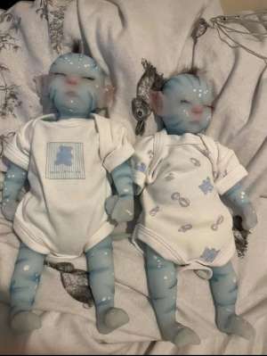 Vinted Avatar baby twins